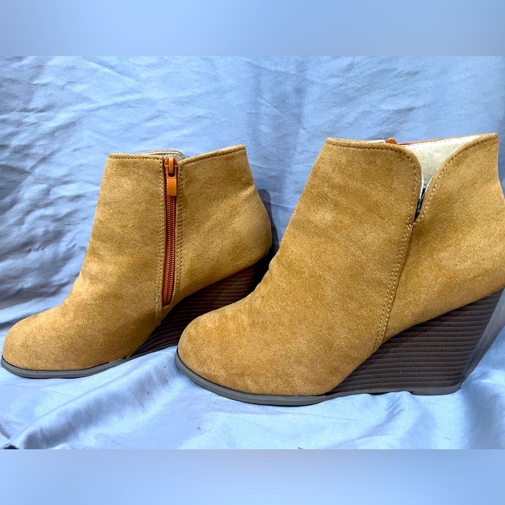 Women Size 9 Boot Wedges 3.5 inch heel